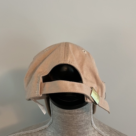 Six Flags tan youth baseball cap w/embroidery nice looking & in great condition - Picture 4 of 5